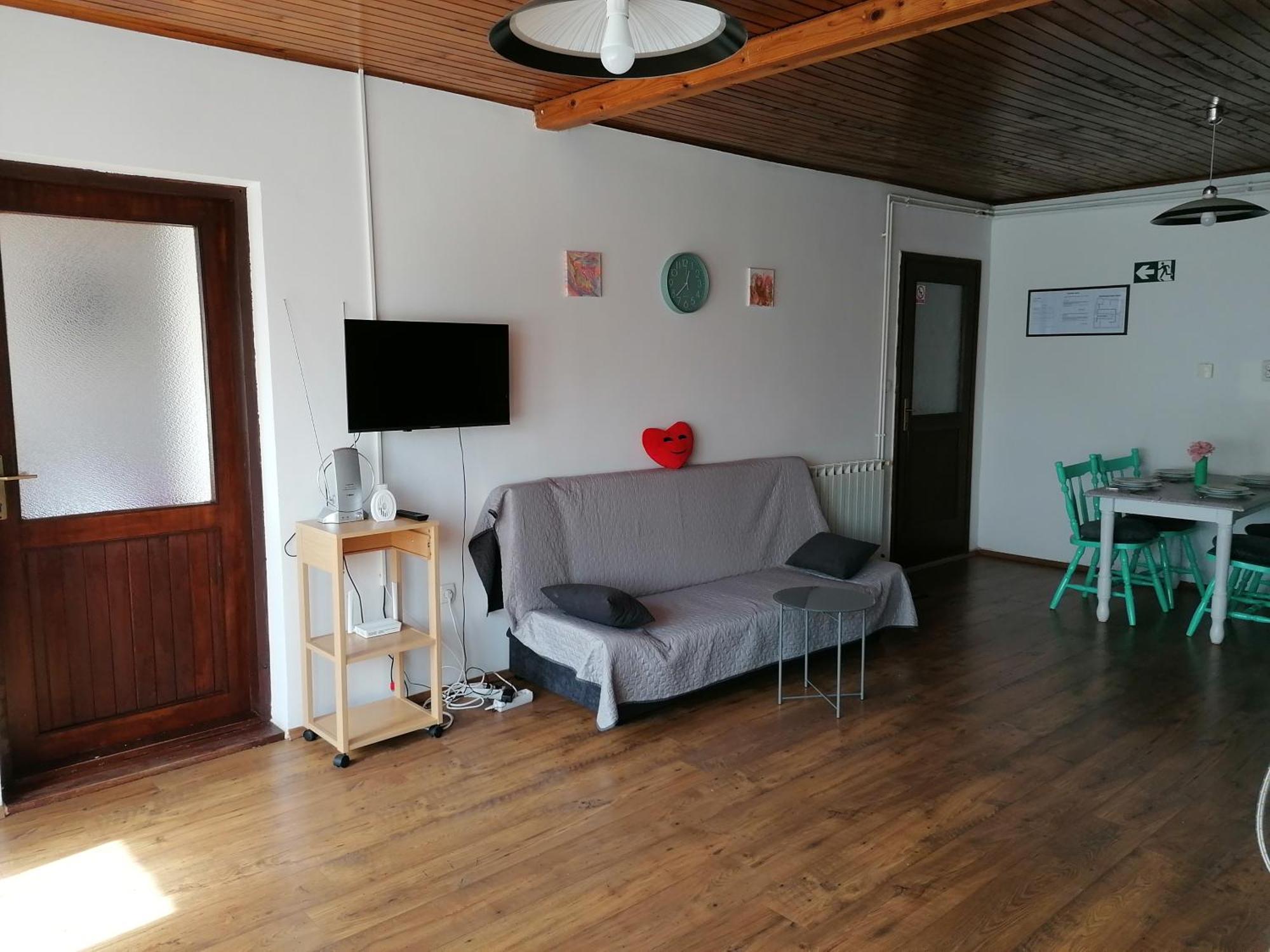 Cozy 1-Bdrm Apt In Dubec, Ideal For Work Or Study Sesvete Exterior photo